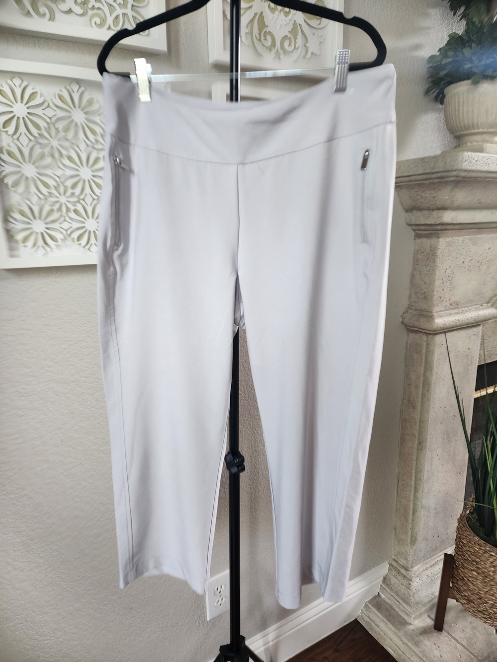 Pebble Beach Gray Performance Capri Golf Pants